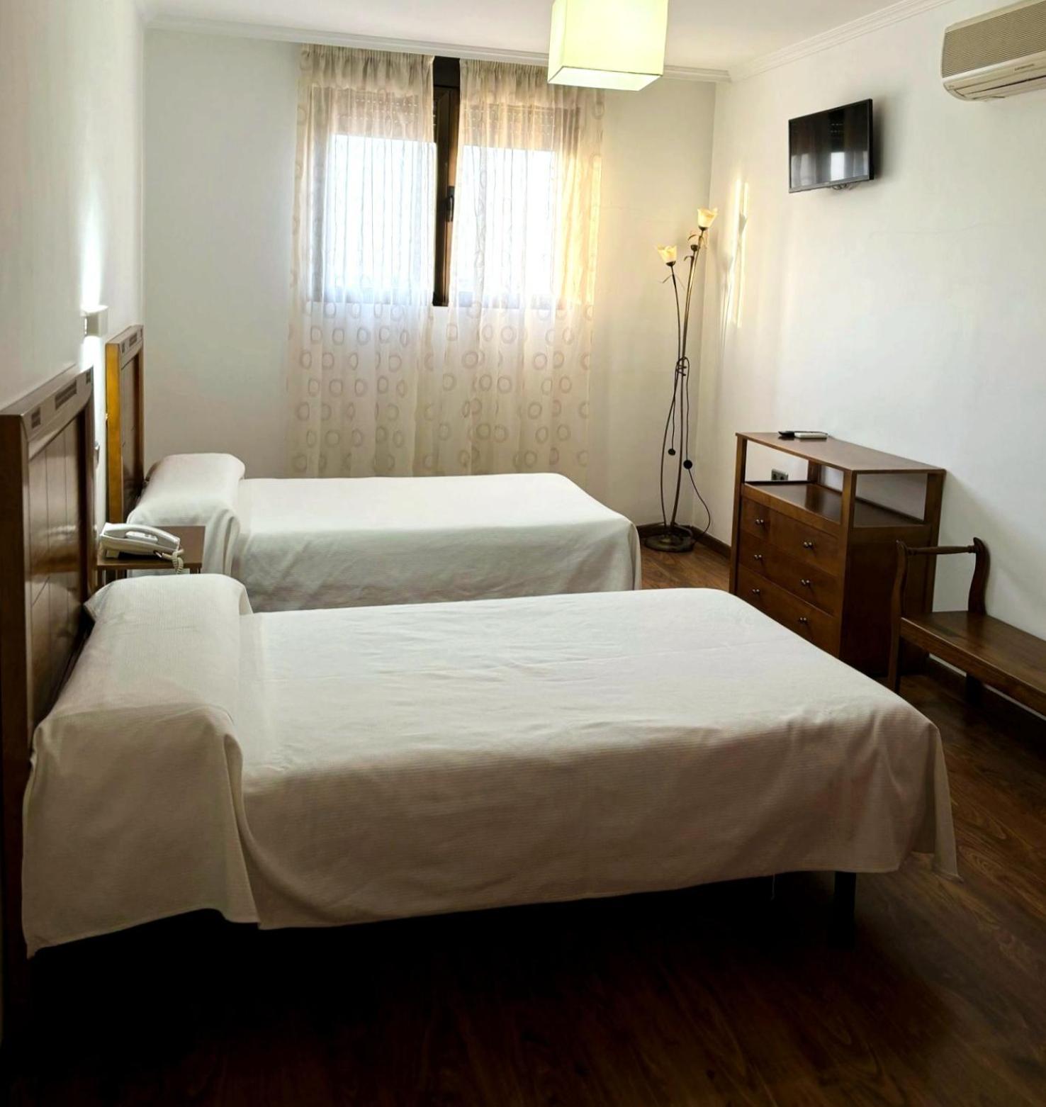Hotel Restaurante Dama De Baza